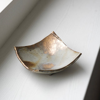 Gold accents square dish 5.5in 【shigaraki-yaki】