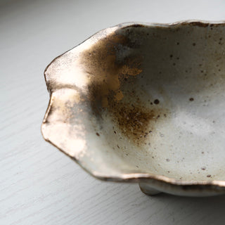 Gold accents small bowl 4.5in【shigaraki-yaki】